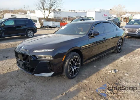 2024 BMW 740I xDrive z USA, uszkodzony, nr VIN WBA33EH01RCR10531